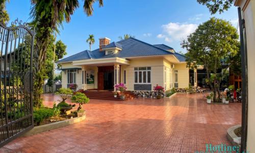 Từ sân vườn tới nội thất biệt thự nhà vườn 1 tầng kiểu Mỹ 220m2 Hòa Bình vào ngày mưa phùn gió bấc